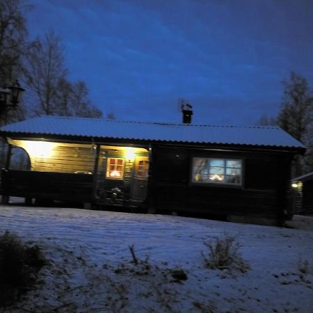 Mysig Timmerstuga Vid Sjoen Bjoerken 34 Roennsudden Grangärde Eksteriør billede